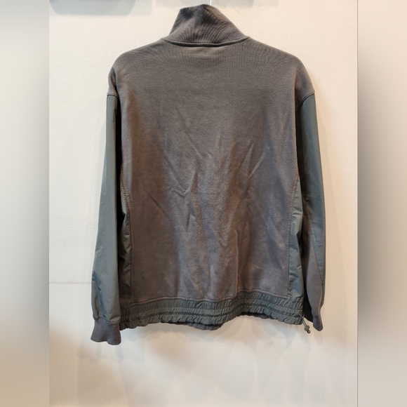 Athleta Triumph Hybrid Half Zip Sweatshirt, Green, Size US M - Picture 3 of 7
